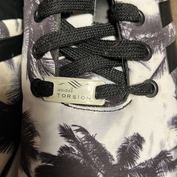 Adidas Torsion Palm Trees Men's Black and White Sneakers size 10 - Picture 4 of 11